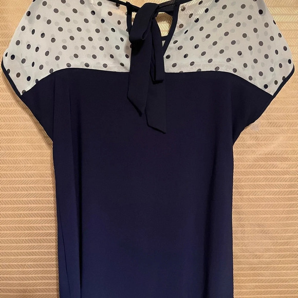 FAITH & JOY~ NAVY POLKA DOT~ BLOUSE~M - Picture 3 of 5